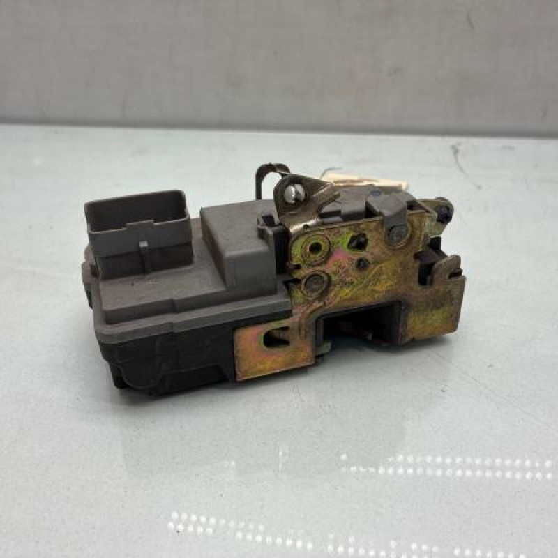 Serrure avant gauche PEUGEOT 306 Photo n°4