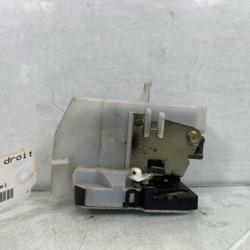 Serrure arriere droit RENAULT CLIO 2 Photo n°3