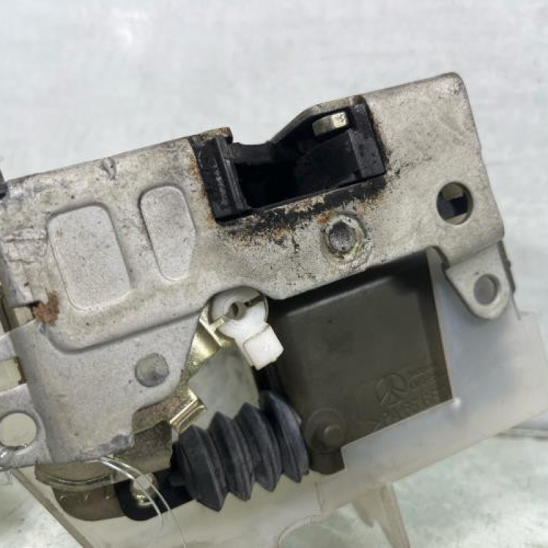 Serrure arriere droit RENAULT CLIO 2 Photo n°4