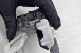 Serrure arriere gauche PEUGEOT 3008 1