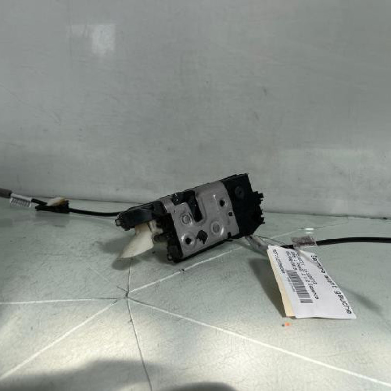 Serrure avant gauche PEUGEOT 208 1 Photo n°1