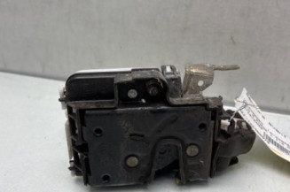 Serrure avant gauche VOLKSWAGEN POLO 3 Photo n°1