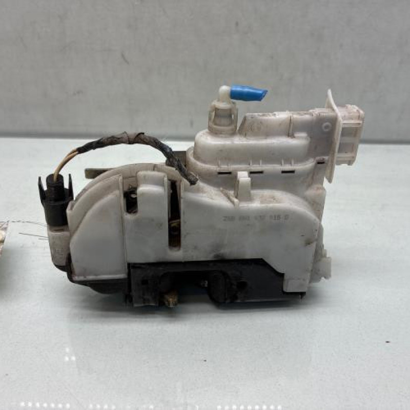 Serrure avant gauche VOLKSWAGEN POLO 3 Photo n°3