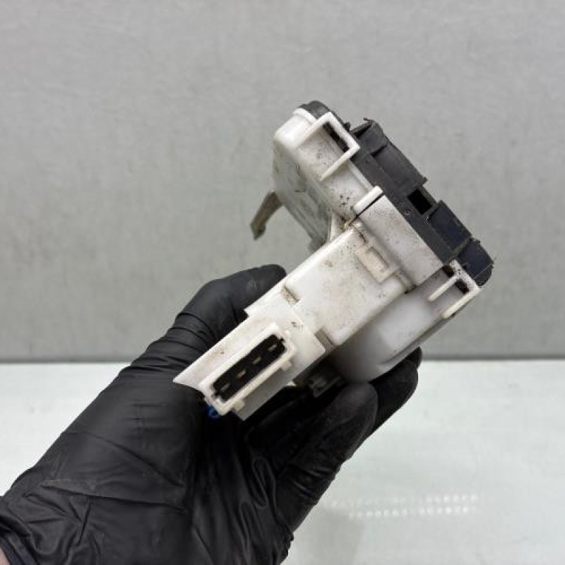 Serrure avant gauche VOLKSWAGEN POLO 3 Photo n°4