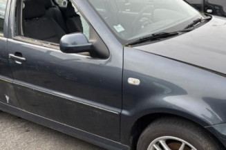 Serrure avant gauche VOLKSWAGEN POLO 3