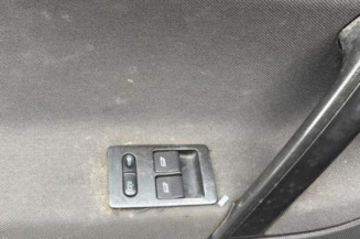 Serrure avant gauche VOLKSWAGEN POLO 3