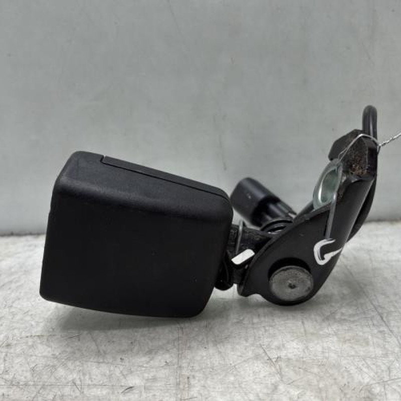 Attache ceinture arriere gauche FORD FIESTA 7 Photo n°1