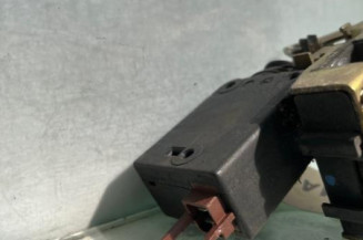 Serrure avant droit CITROEN SAXO