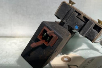 Serrure avant droit CITROEN SAXO