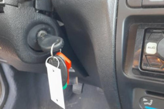 Serrure avant droit CITROEN SAXO