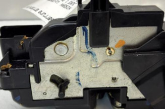 Serrure arriere droit NISSAN JUKE 1