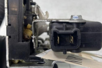 Serrure arriere droit DACIA SANDERO 1