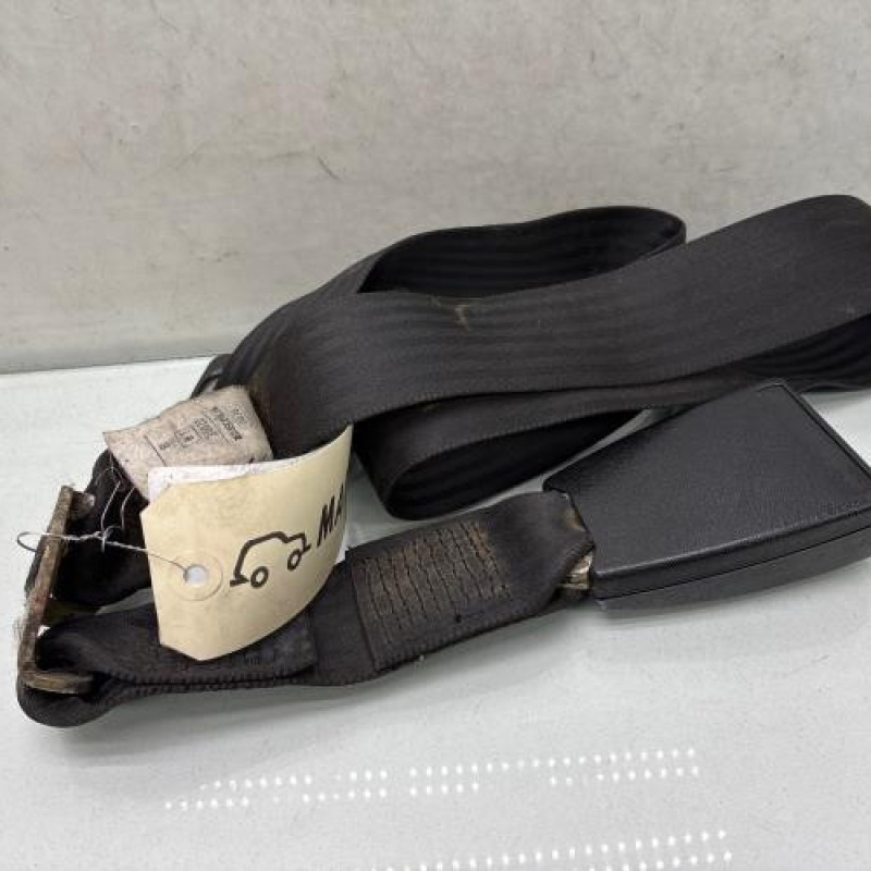 Attache ceinture arriere droit MERCEDES 200 W123 Photo n°3