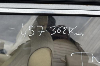 Attache ceinture arriere droit MERCEDES 200 W123