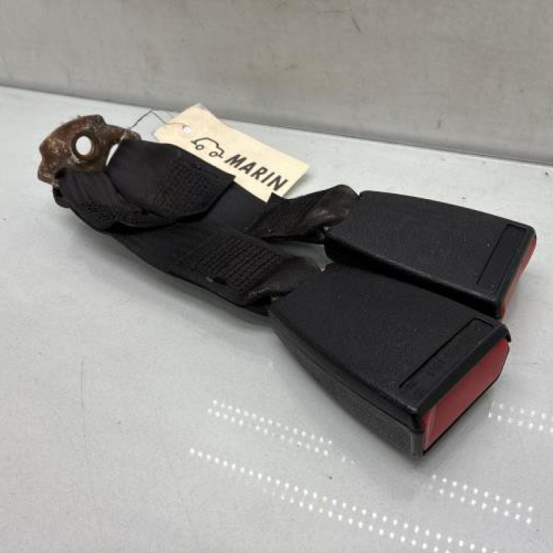 Attache ceinture arriere gauche MERCEDES 200 W123 Photo n°3