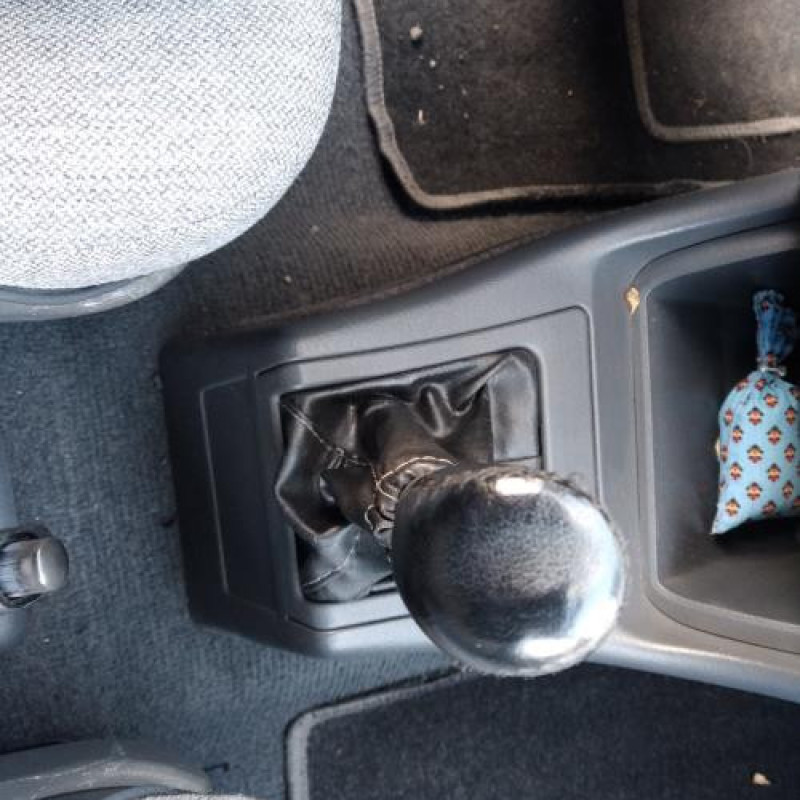 Retroviseur interieur PEUGEOT 405 Photo n°7