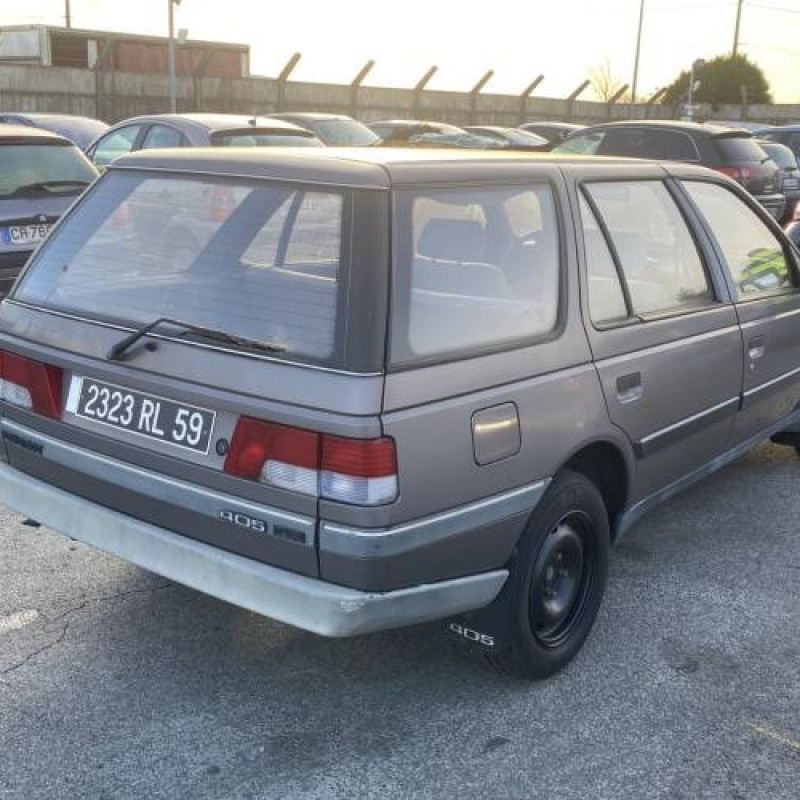 Retroviseur interieur PEUGEOT 405 Photo n°12
