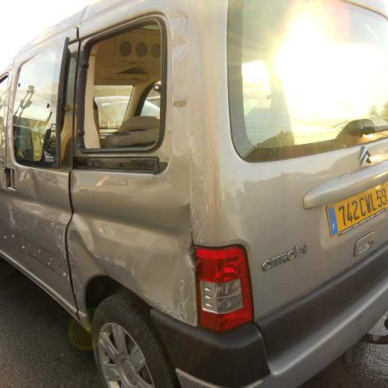 Vitre arriere gauche CITROEN BERLINGO 1 Photo n°4