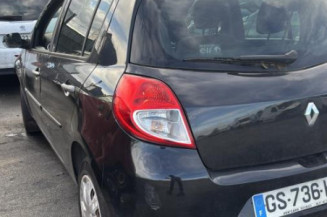 Feu arriere stop central RENAULT CLIO 3