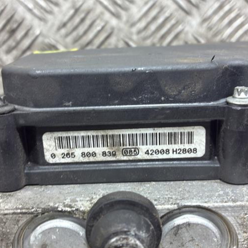 Bloc ABS (freins anti-blocage) RENAULT TRAFIC 3 COURT Photo n°4