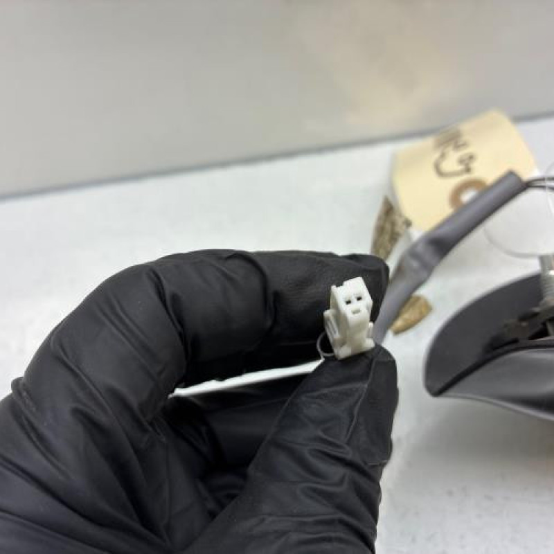 Bouton de coffre NISSAN MICRA 3 Photo n°4