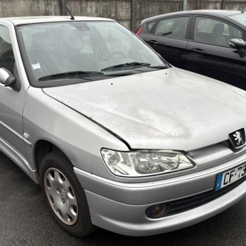 Face avant PEUGEOT 306 Photo n°10