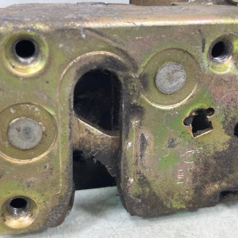 Serrure arriere gauche PEUGEOT 405 Photo n°4