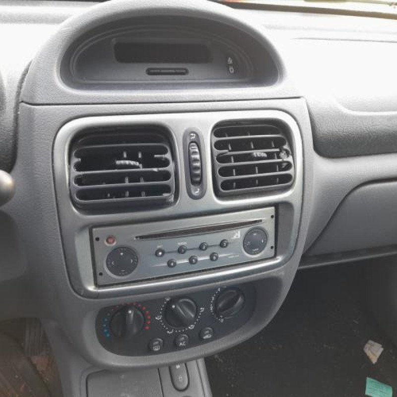 Ceinture avant gauche RENAULT CLIO 2 Photo n°13