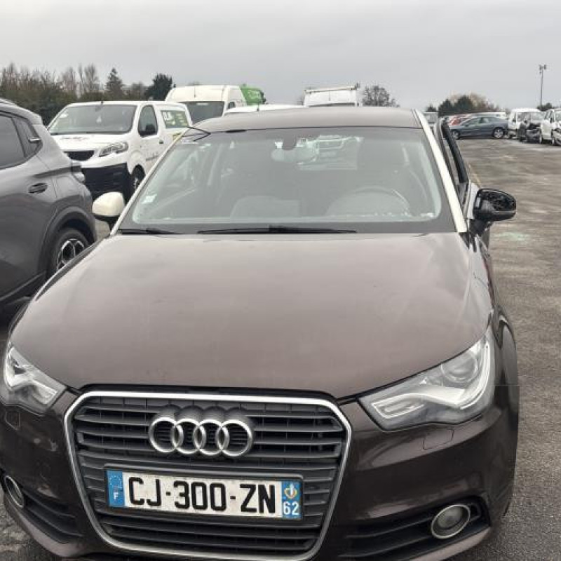 Crosse avant droit AUDI A1 1 Photo n°7