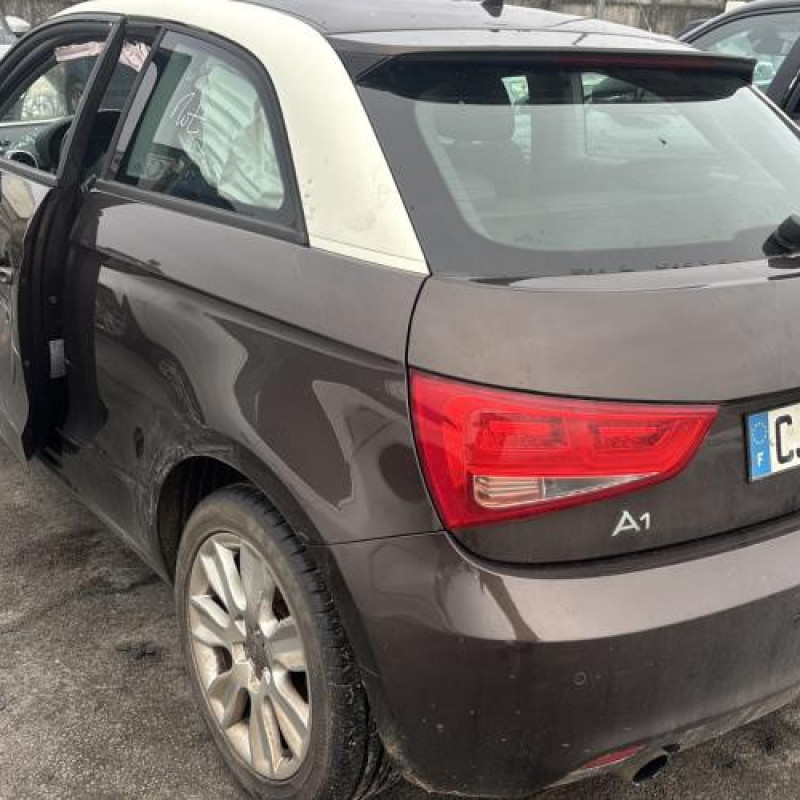 Crosse avant droit AUDI A1 1 Photo n°12