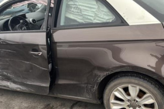 Crosse avant droit AUDI A1 1