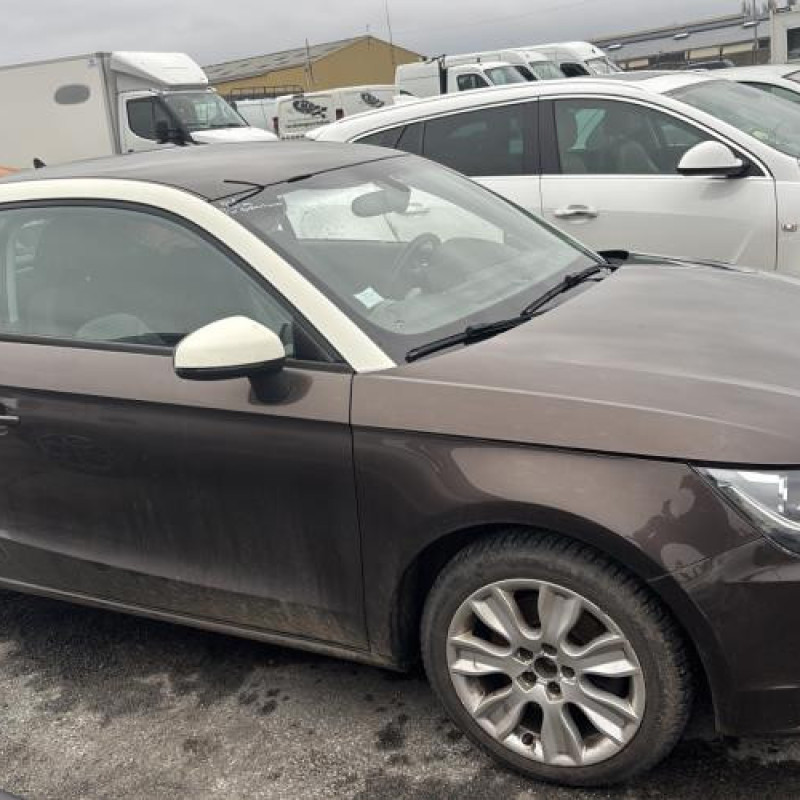 Crosse avant gauche AUDI A1 1 Photo n°10