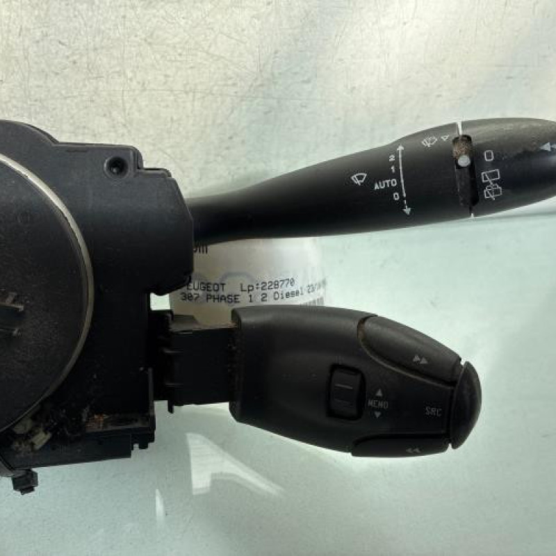 Com (Bloc Contacteur Tournant+Commodo Essuie Glace+Commodo Phare) PEUGEOT 307 Photo n°7