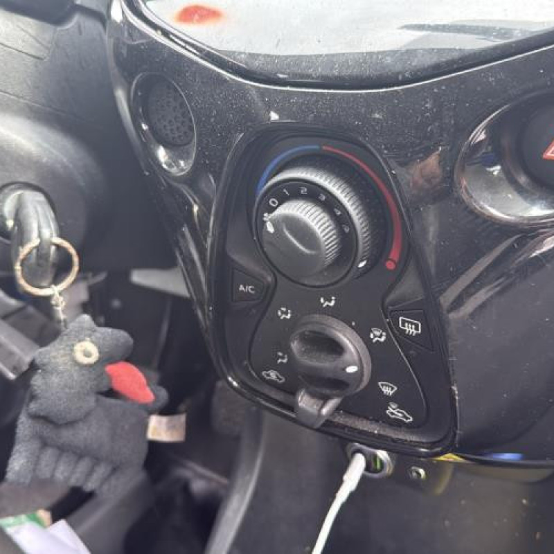 Lunette arriere CITROEN C1 2 Photo n°15