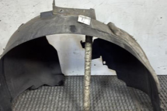 Pare boue avant gauche PEUGEOT 207 Photo n°1