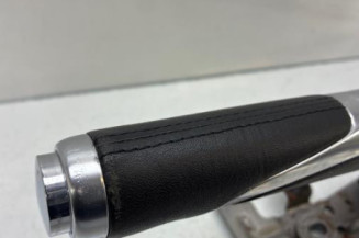 Levier frein à main PEUGEOT 208 1