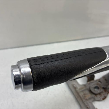 Levier frein à main PEUGEOT 208 1