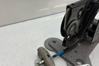 Levier frein à main PEUGEOT 208 1