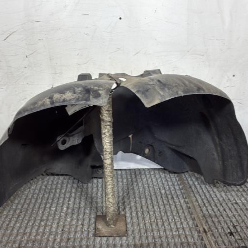 Pare boue avant gauche RENAULT CLIO 4 Photo n°1