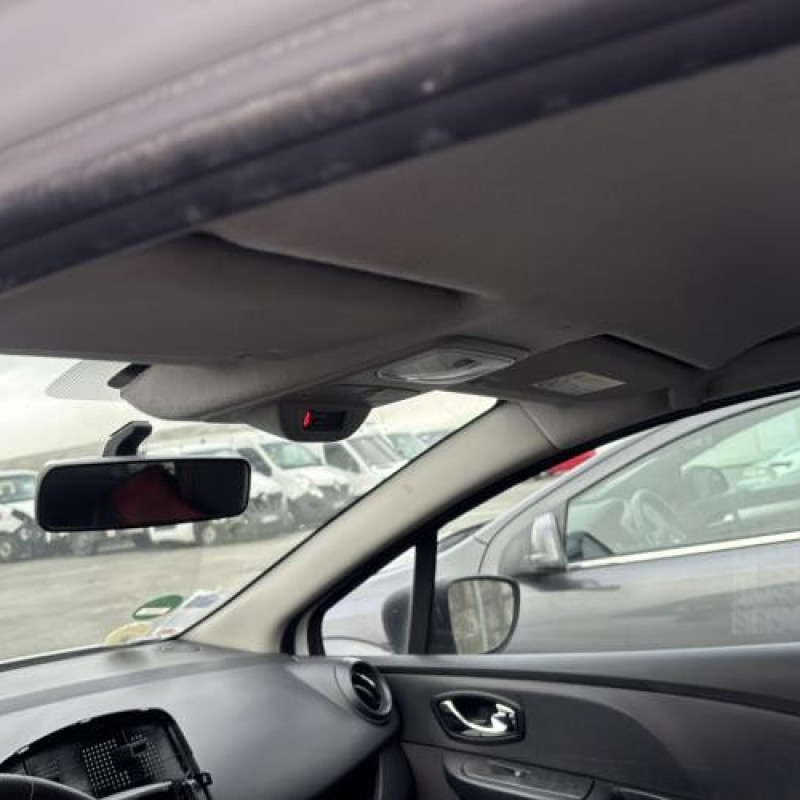 Pare boue avant gauche RENAULT CLIO 4 Photo n°19