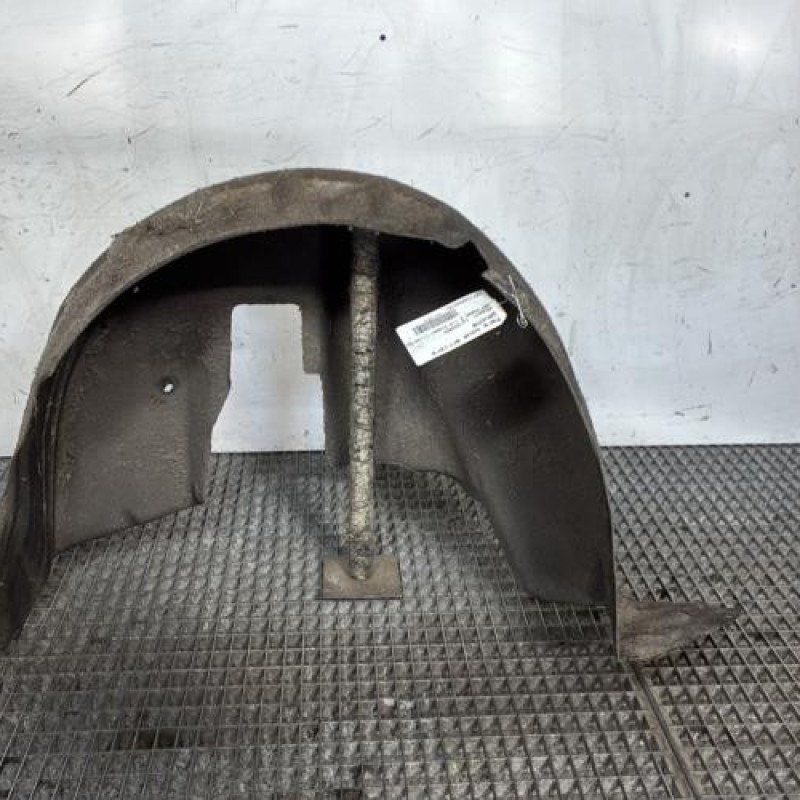 Pare boue arriere gauche PEUGEOT 207 Photo n°1