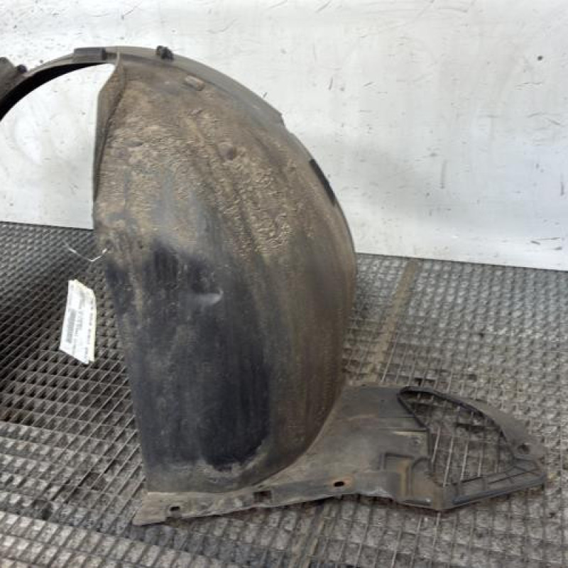 Pare boue avant gauche PEUGEOT 207 Photo n°3