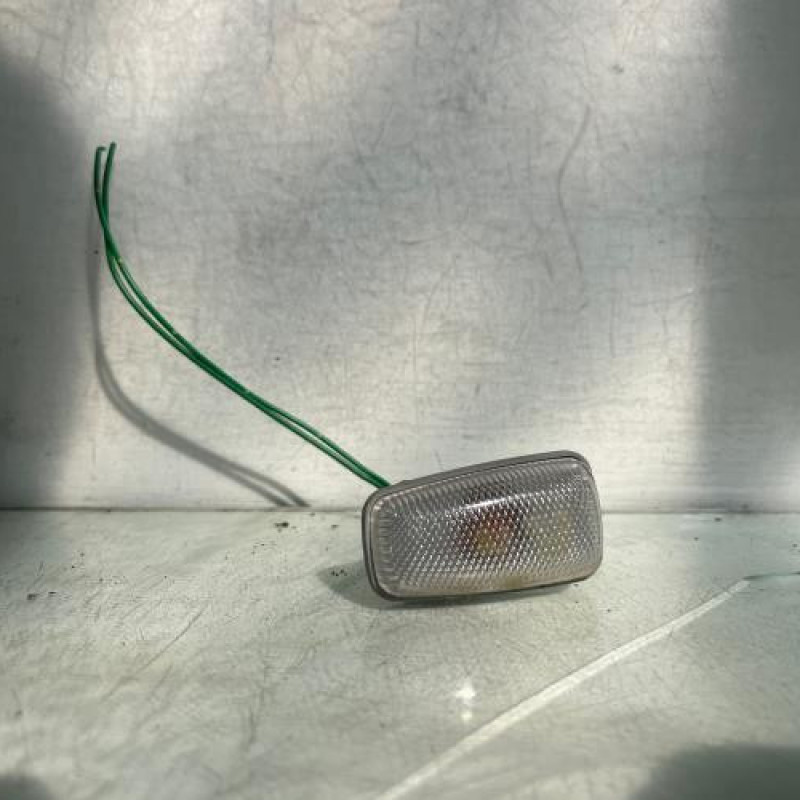 Repetiteur clignotant avant gauche (Feux) CITROEN SAXO Photo n°1