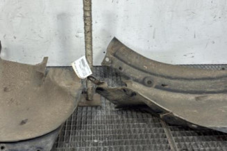 Pare boue avant gauche RENAULT CLIO 3 Photo n°1