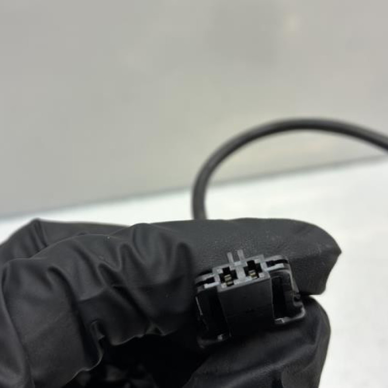 Actionneur verrou trappe d'essence VOLKSWAGEN POLO 5 Photo n°3