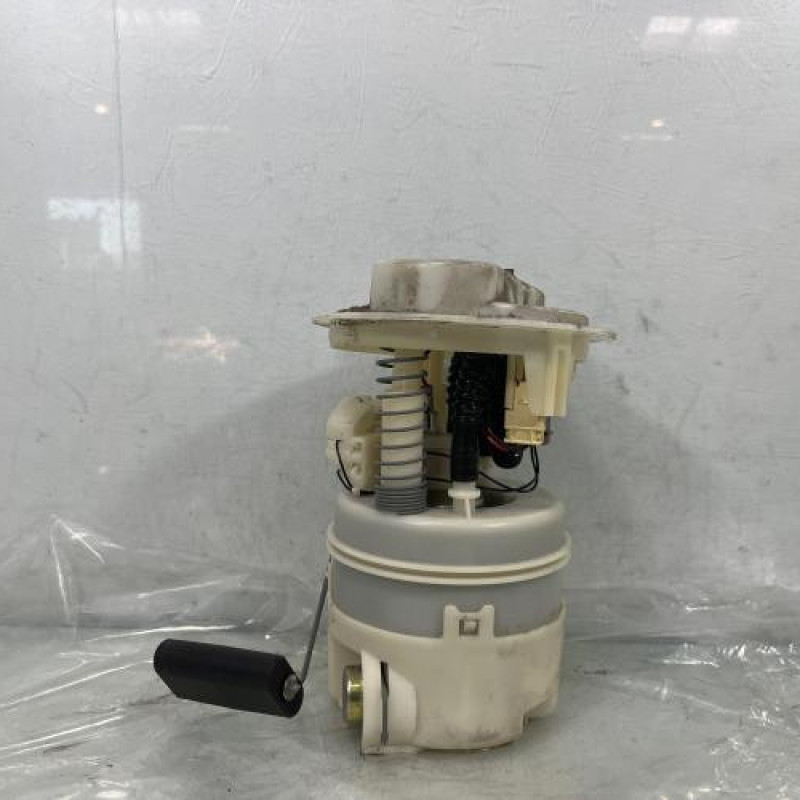 Pompe à carburant RENAULT CLIO 2 Photo n°1