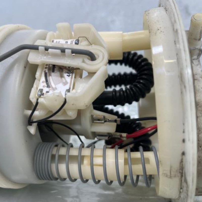 Pompe à carburant RENAULT CLIO 2 Photo n°3