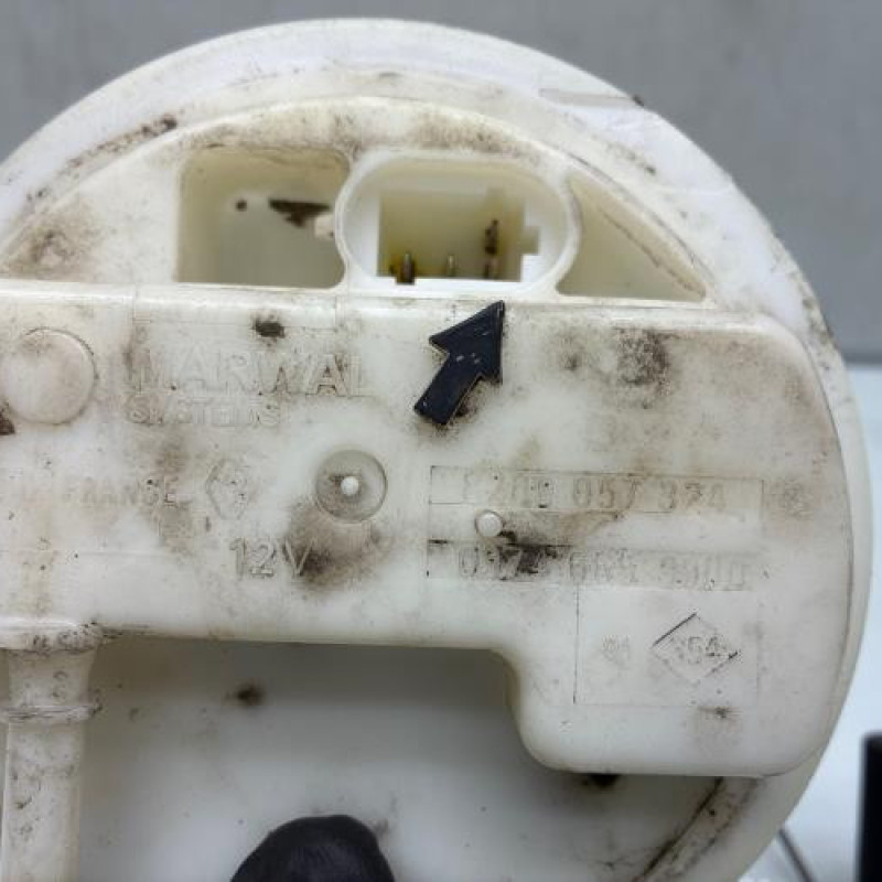 Pompe à carburant RENAULT CLIO 2 Photo n°5