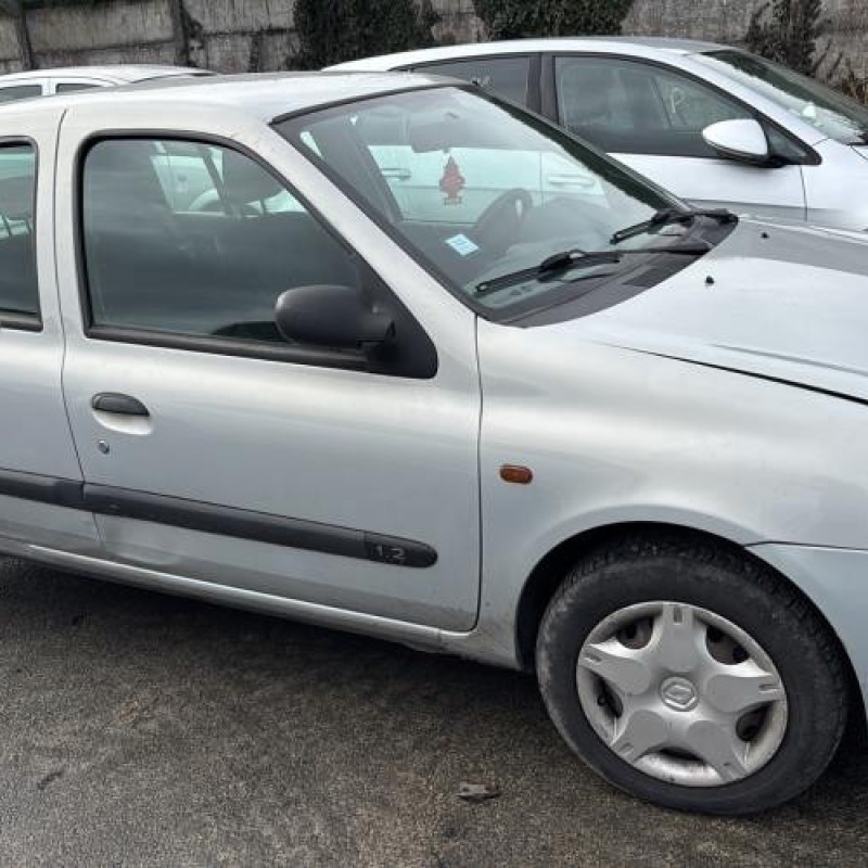 Pompe à carburant RENAULT CLIO 2 Photo n°16