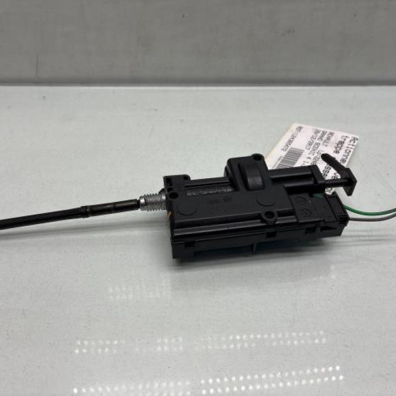 Actionneur verrou trappe d'essence RENAULT GRAND SCENIC 4 Photo n°2